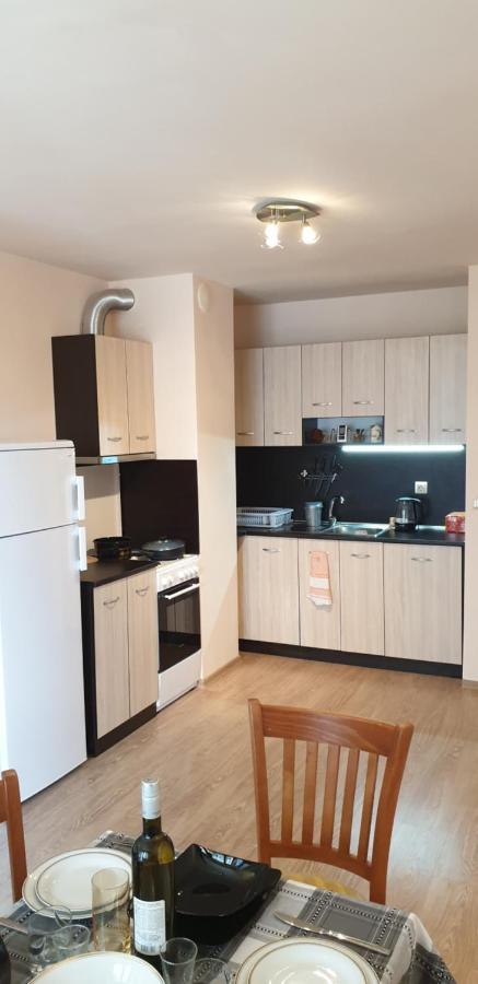 Family Holiday Apartments Breez 1 Varna Eksteriør bilde
