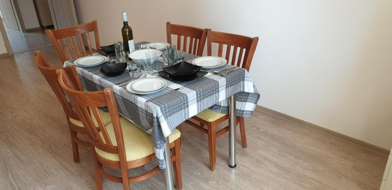 Family Holiday Apartments Breez 1 Varna Eksteriør bilde