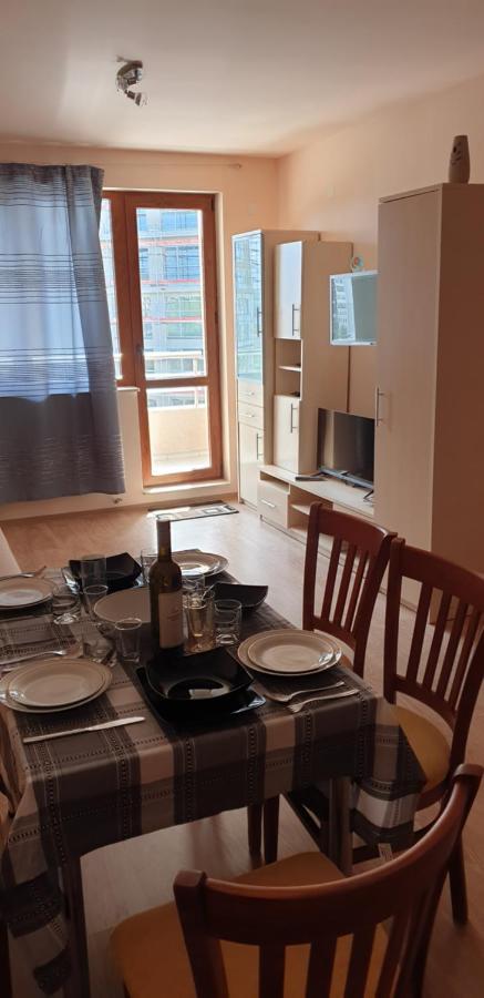 Family Holiday Apartments Breez 1 Varna Eksteriør bilde